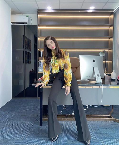 Mix đồ ra mắt nhà bạn trai ăn trọn điểm 10 như Hương Giang-10