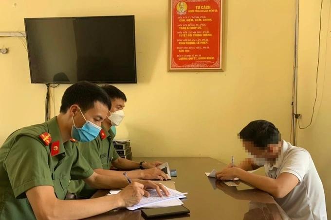 Thanh niên mặc trang phục công an đi bar rồi đăng tiktok câu view-2