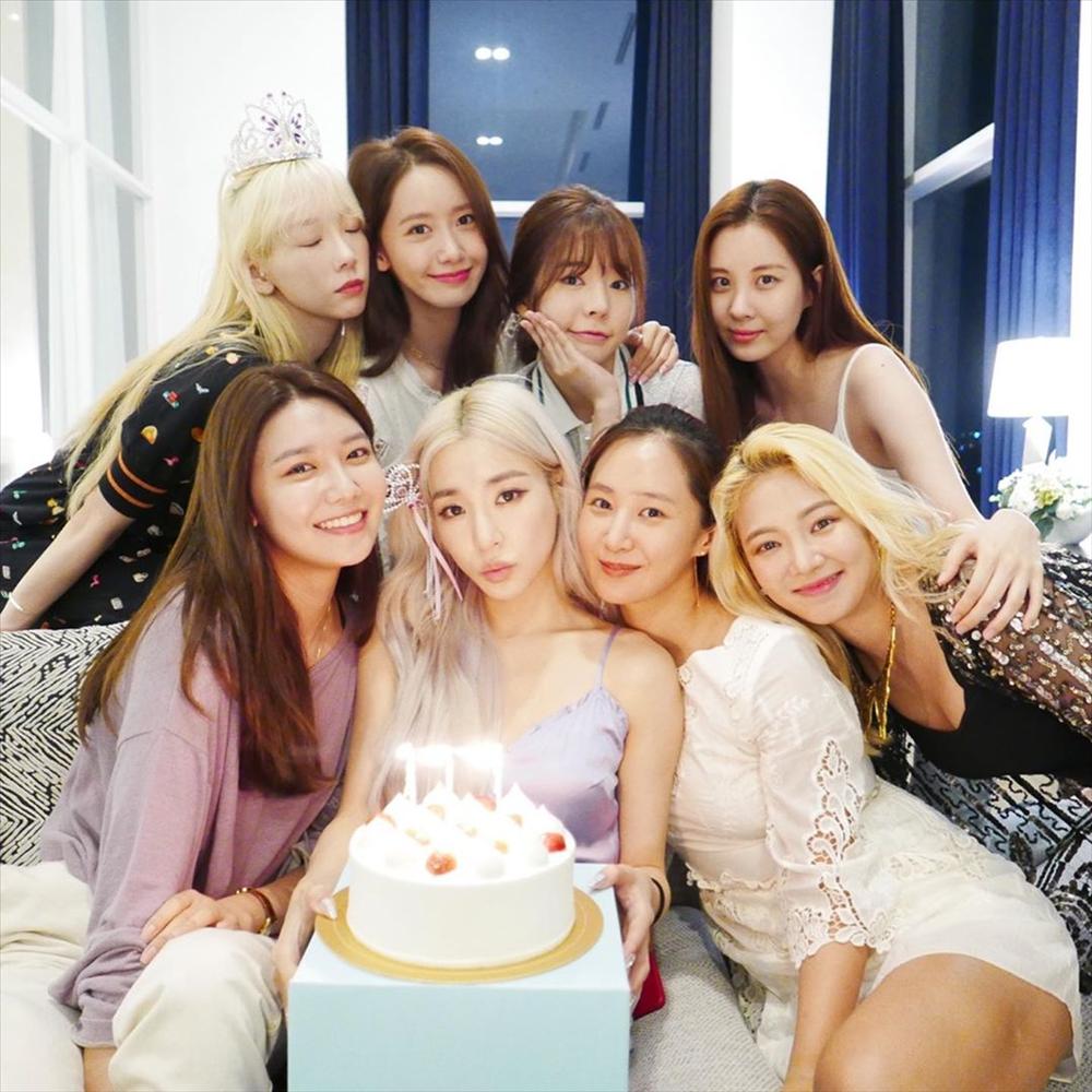 Lý do Hyoyeon chơi trội trong họp báo comeback của SNSD?-5