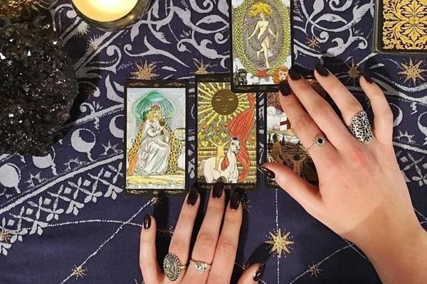 Bói bài Tarot để biết người yêu của bạn có máu ghen tuông không?-1