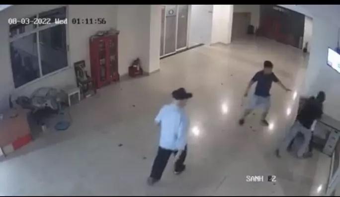 Chế Linh nói gì khi con bị đánh hội đồng thân tàn ma dại?-4