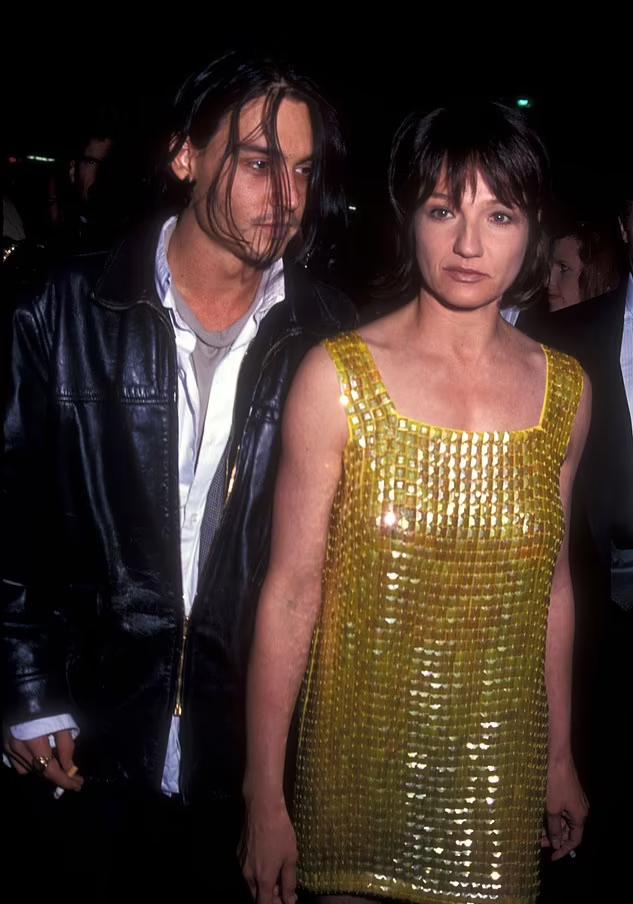 Bạn gái cũ tố Johnny Depp dụ dùng thuốc lắc trước khi sex-1