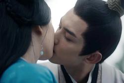 Nụ hôn cực ngọt của Triệu Lộ Tư và Ngô Lỗi trong 'Tinh Hán Xán Lạn'