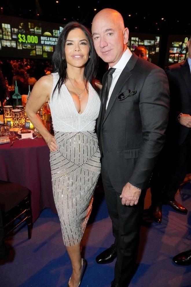 Phong cách tỷ phú Jeff Bezos và bạn gái-7