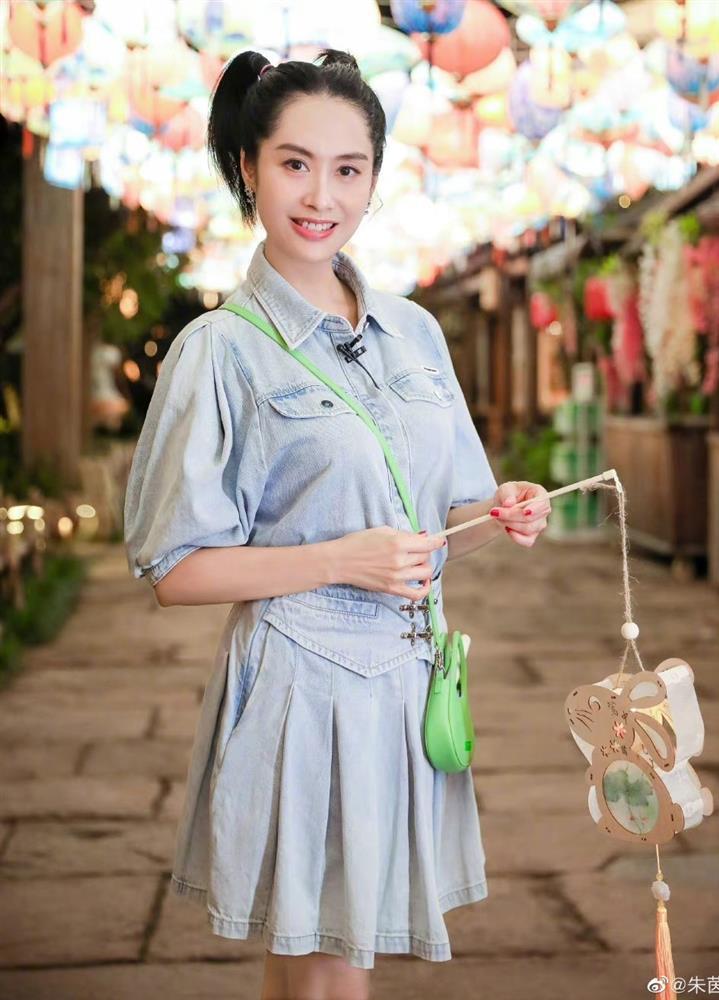 Cuộc sống của ngọc nữ từng bị Châu Tinh Trì phụ bạc-12