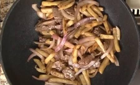 Thịt bò xào khoai tây chiên dễ làm mà cực đưa cơm-4