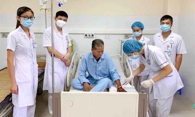 Vua bắt rắn nguy kịch vì suy đa tạng, nhiễm độc do rắn hổ cực độc cắn-1