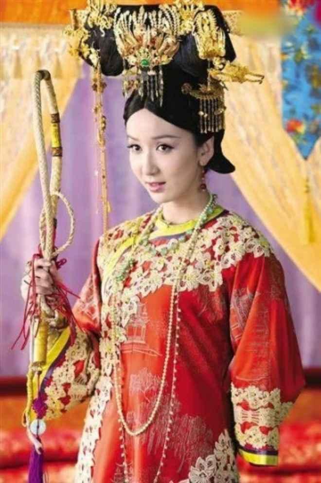 Mỹ nhân yêu táo bạo nhất phim Kim Dung khác xa nhân vật có thật-4