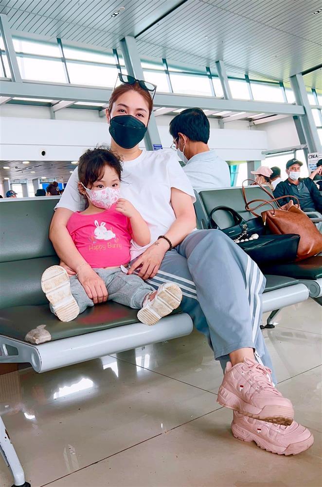 Tin showbiz Việt ngày 6/8: Vua cá Koi nhớ vợ mới da diết-7