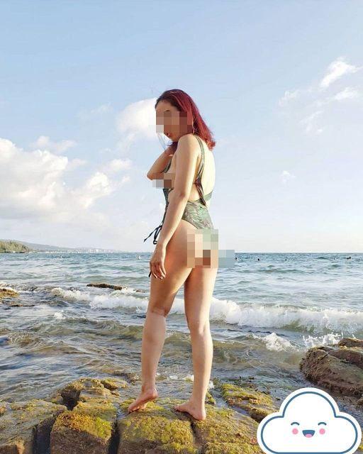 Người phụ nữ gây sốc, khoe loạt ảnh thả rông du lịch khắp nơi-1