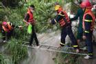 Giải cứu thành công 23 học sinh mắc kẹt ở suối Tiên do mưa lớn