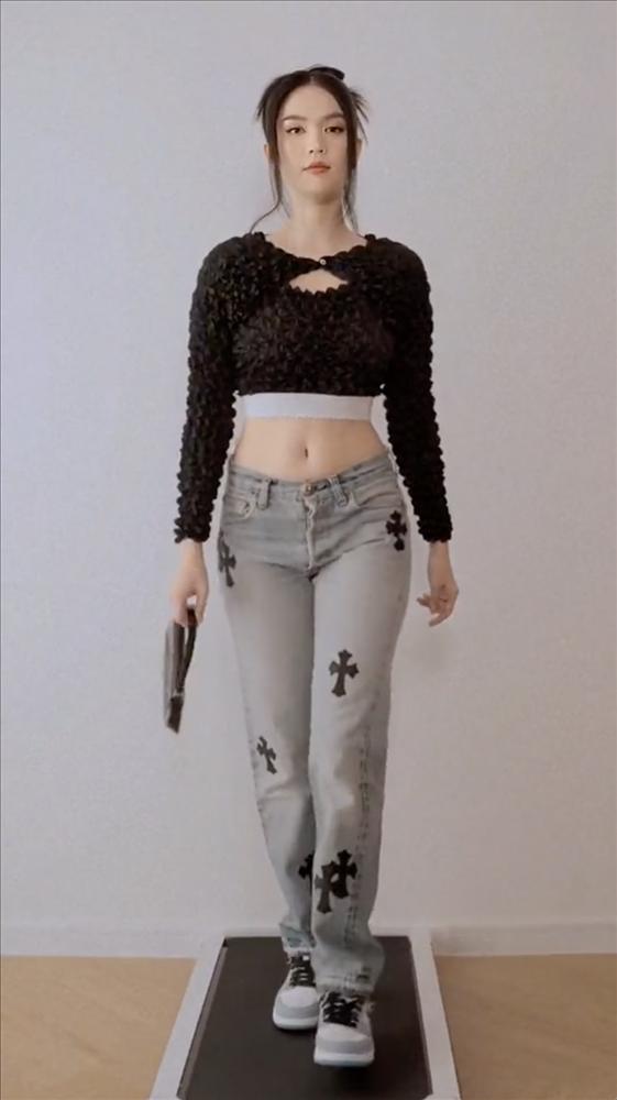 Ngọc Trinh tăng cân nhưng vòng 1 sắp thành màn hình phẳng?-6