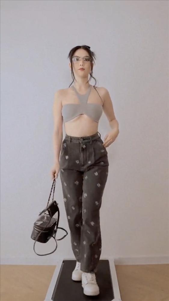 Ngọc Trinh tăng cân nhưng vòng 1 sắp thành màn hình phẳng?-7