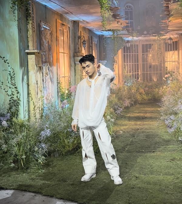 Em trai nối gót Sơn Tùng đi hát với nghệ danh MONO-2