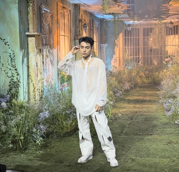 Em trai nối gót Sơn Tùng đi hát với nghệ danh MONO-5