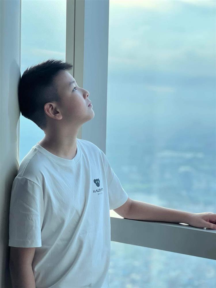 Con trai hoa hậu Thùy Lâm phổng phao, ra dáng soái ca tuổi 12-1