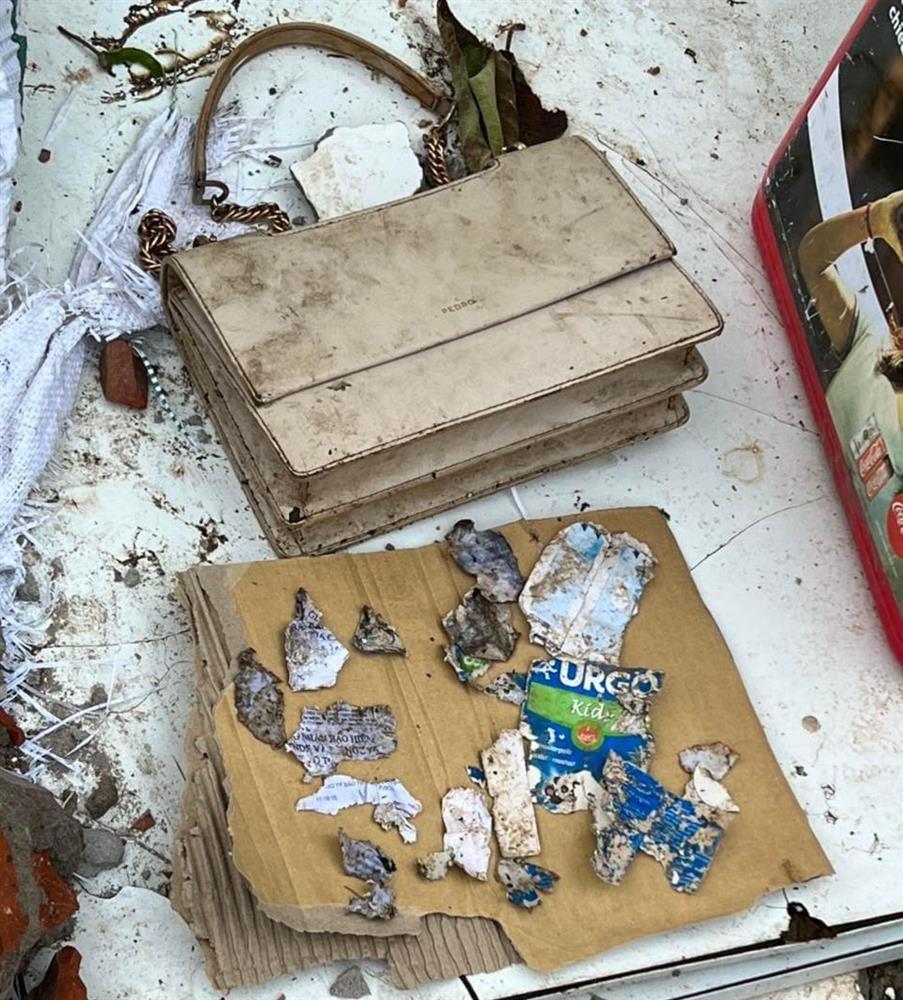 Cô gái trẻ mất tích bí ẩn 24 ngày: Tìm thấy túi xách trôi trên sông-2