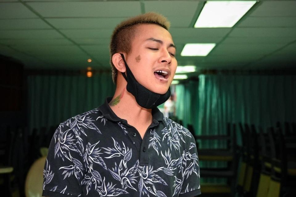 Hoài Lâm mắt thâm quầng, hình xăm trên mặt đã bị xóa?-3