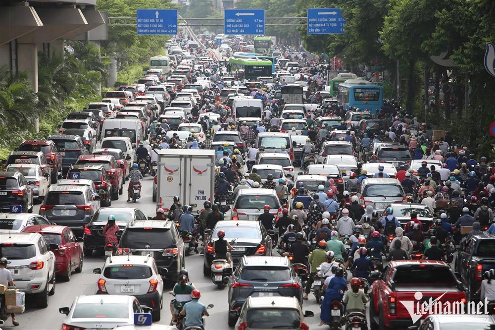 Phân làn đường Nguyễn Trãi: Ô tô, xe máy vẫn chung đường, chung lối-5