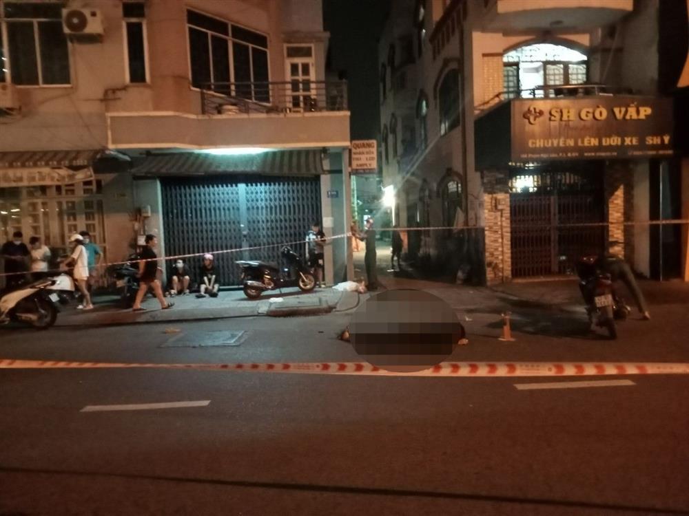 Nam thanh niên bị đâm chết trong tư thế úp mặt xuống đường-1