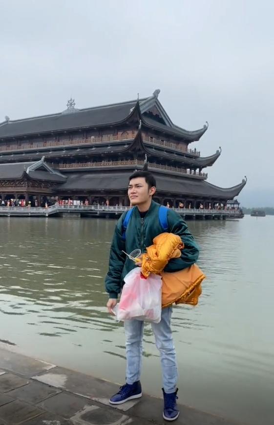 Muôn kiểu lăn lê khi các chàng phải nhận lệnh chụp ảnh nóc nhà-10