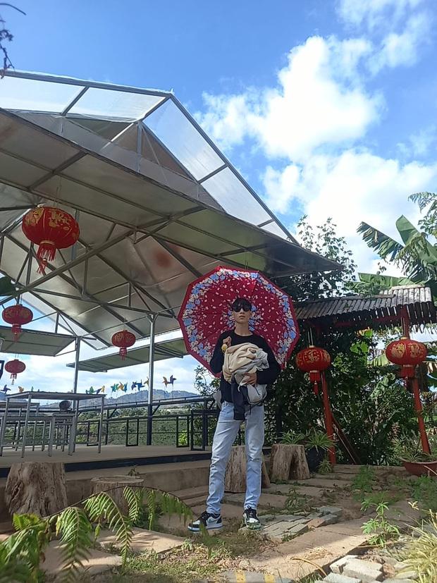 Muôn kiểu lăn lê khi các chàng phải nhận lệnh chụp ảnh nóc nhà-13