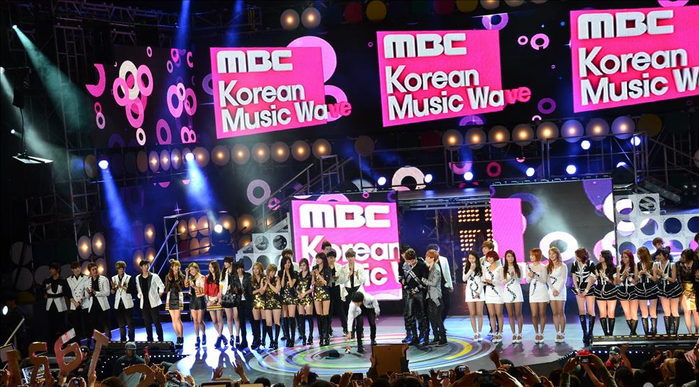 Sự bất công là đặc sản mà nhóm nhạc kém nổi tiếng phải... ăn-3