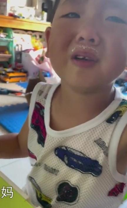 Con vừa ăn vừa gào khóc thảm thiết, nguyên nhân ối dồi ôi từ mẹ-2