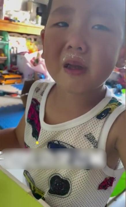 Con vừa ăn vừa gào khóc thảm thiết, nguyên nhân ối dồi ôi từ mẹ-6