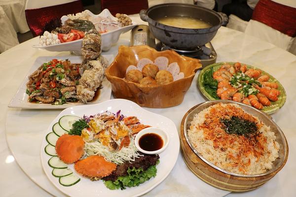 Khách hàng chơi lớn mua luôn tiệm hải sản quen trước khi bị đóng cửa-6