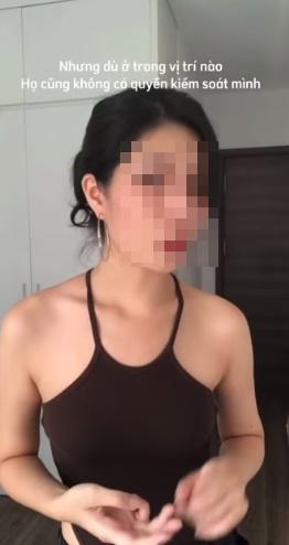 Cô gái mặc hở hang bị quay lại trên phố Xã Đàn: Thích thì mặc-10