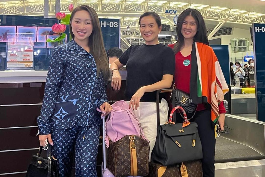 Vợ doanh nhân của Chi Bảo lộ nhan sắc thật qua ảnh cam thường-8