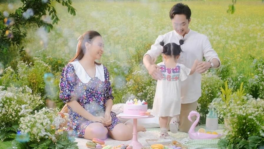 Nhan sắc vợ Cường Đô La trong clip có gì khác ảnh tự đăng?-2