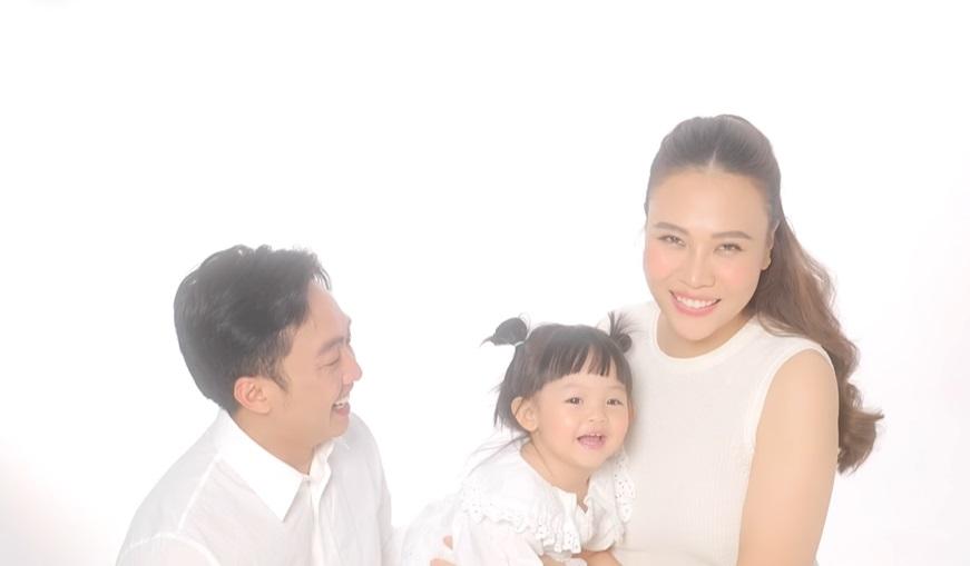 Nhan sắc vợ Cường Đô La trong clip có gì khác ảnh tự đăng?-9