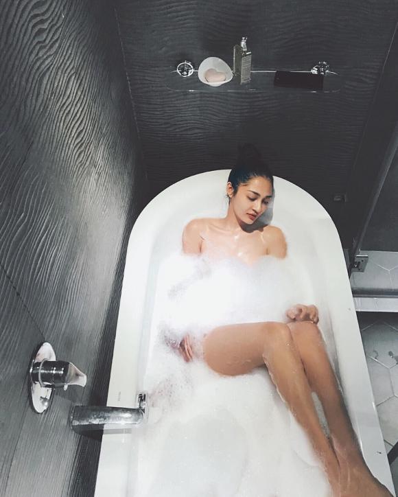 Bảo Anh nude trong bồn tắm, hình xăm hiểm hóc đã xóa?-2