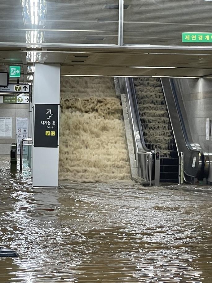 Trận mưa lịch sử nhấn chìm Seoul, 7 người thiệt mạng, 6 người mất tích-2