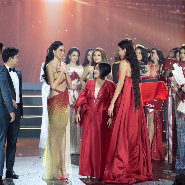Minh Tú dạy Nam Em liệu có nên cơm cháo gì ở Miss World Vietnam?-3