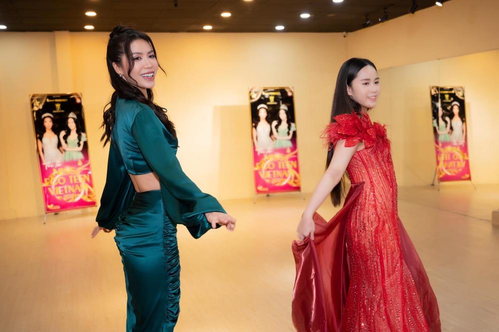 Minh Tú dạy Nam Em liệu có nên cơm cháo gì ở Miss World Vietnam?-5