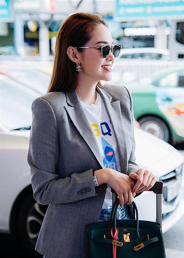 Mix đồ ra sân bay: Minh Hằng kín bất ngờ, Ngọc Trinh auto hở-7