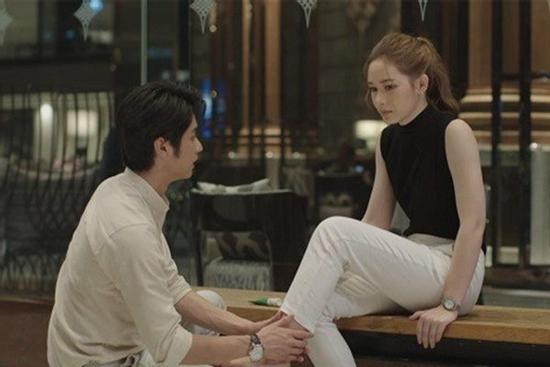 Đi công tác lo cho vợ nên lắp camera, tôi 'vỡ tim' nhìn cảnh tượng này