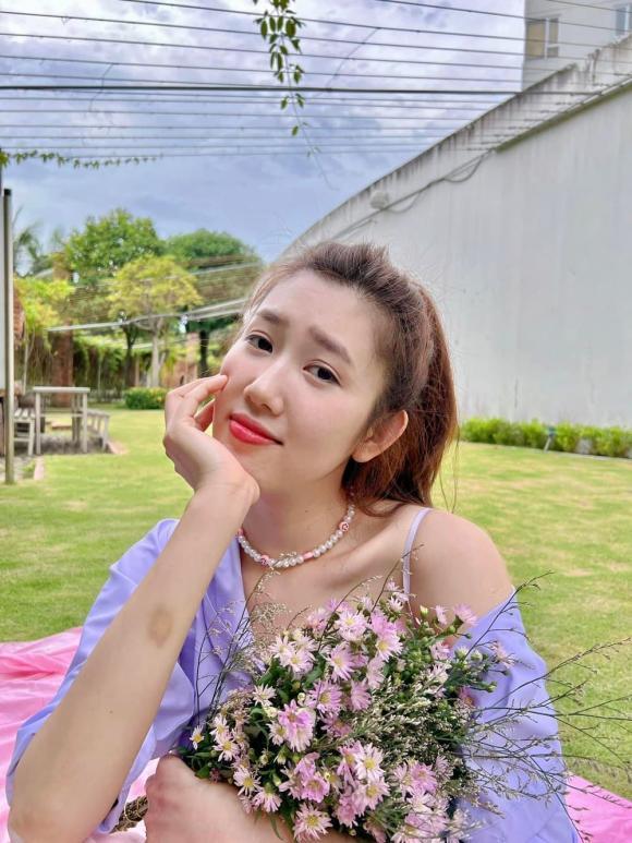 Thúy Ngân để lộ gương mặt nhợt nhạt cùng quầng thâm mắt-2