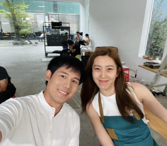 Thúy Ngân để lộ gương mặt nhợt nhạt cùng quầng thâm mắt-4