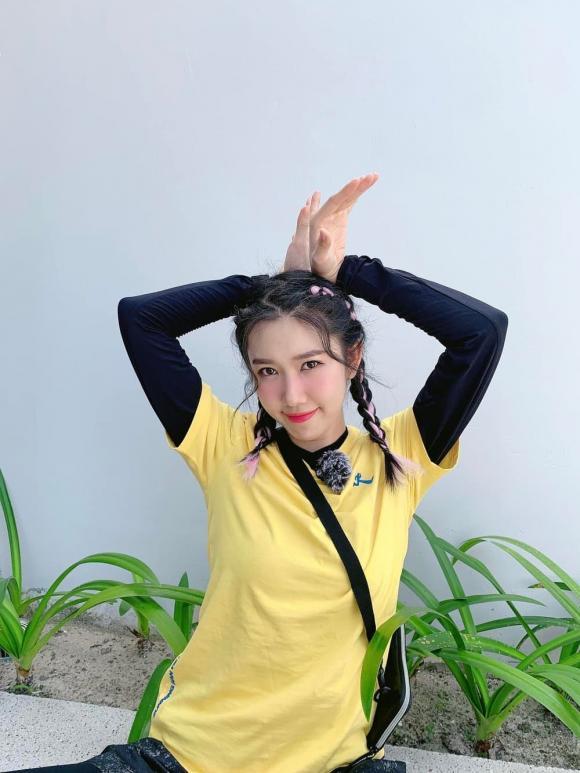 Thúy Ngân để lộ gương mặt nhợt nhạt cùng quầng thâm mắt-5