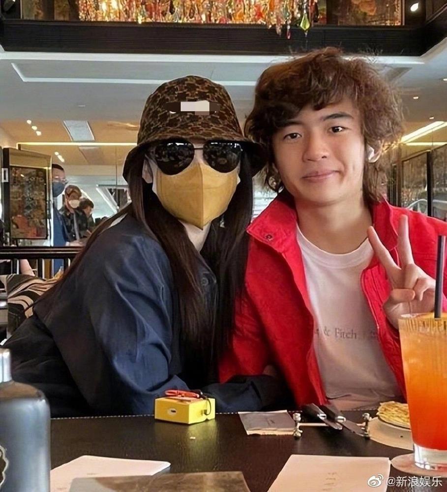 Cuộc sống làm mẹ đơn thân của Trương Bá Chi-1