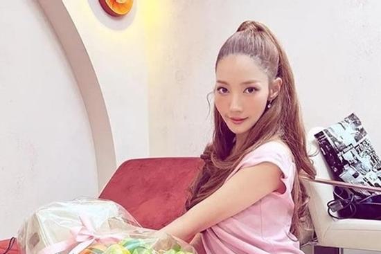 Park Min Young xóa vội ảnh bị chê 'thảm họa dao kéo'