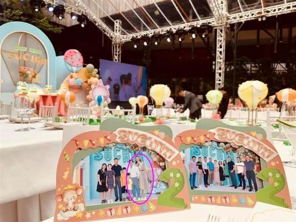 Đàm Thu Trang như người khổng lồ bên cạnh Cường Đô La và bạn bè-2