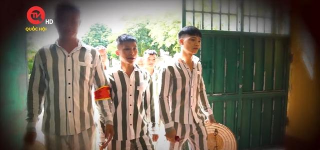 Khá Bảnh rắn rỏi khỏe mạnh, tóc tai gọn gàng sau 3 năm ngồi tù-3