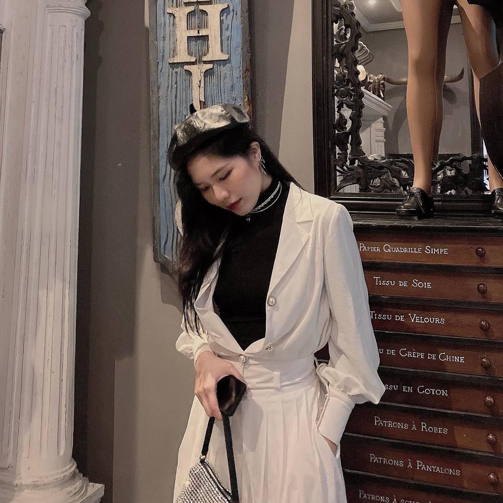 Bất ngờ ngoại hình lẫn danh tính gái đẹp mặc hở phố Xã Đàn-5