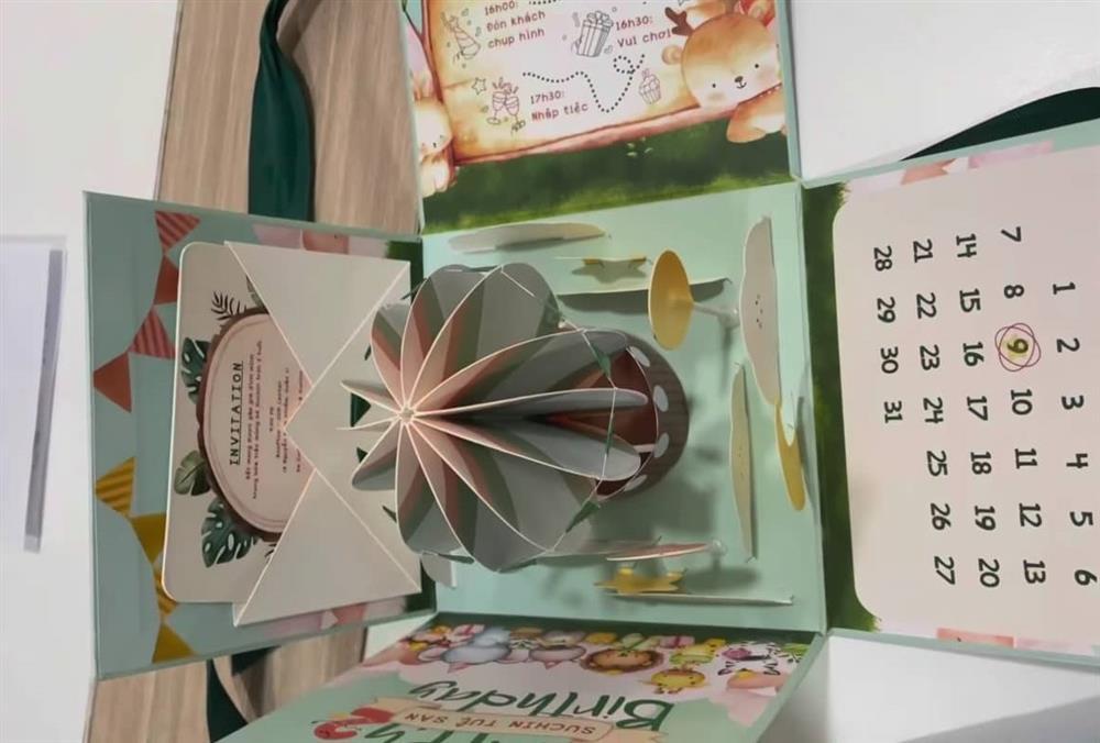 Thiệp mời sinh nhật ái nữ Cường Đô La ăn đứt các loại thiệp cưới-3