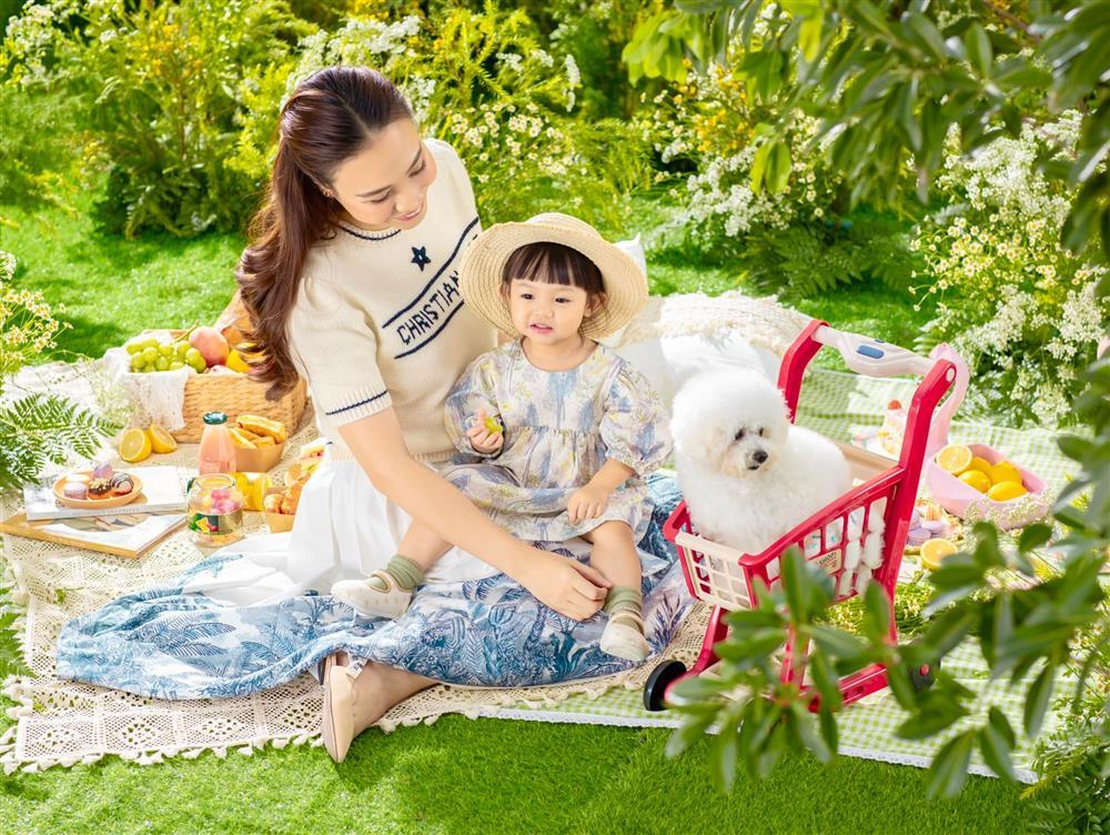 Thiệp mời sinh nhật ái nữ Cường Đô La ăn đứt các loại thiệp cưới-14